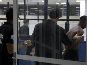 Operação policial combate facção na Vila Kennedy, no Rio