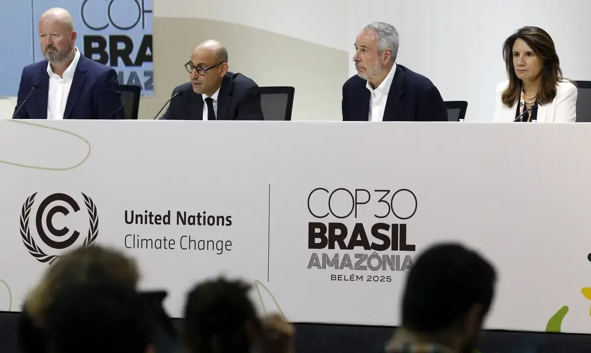 Cop30 inicia negociações com 111 itens prioritários na agenda
