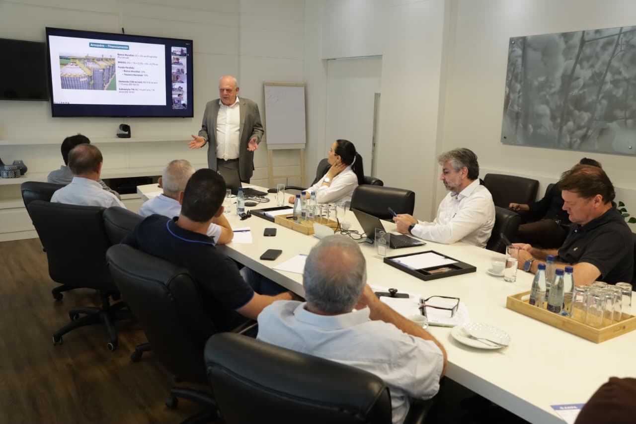 Em Mato Grosso, Mapa apresenta Programa Caminho Verde Brasil a associação de produtores de algodão
