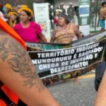 Indígenas munduruku pressionam por voz na COP30 em protesto pacífico