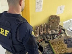 PRF prende dupla de facção criminosa que tentava deixar o Rio com arma e munições - Divulgação